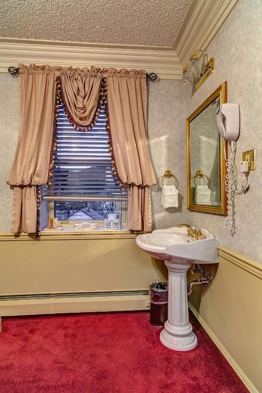 Athabasca Hotel